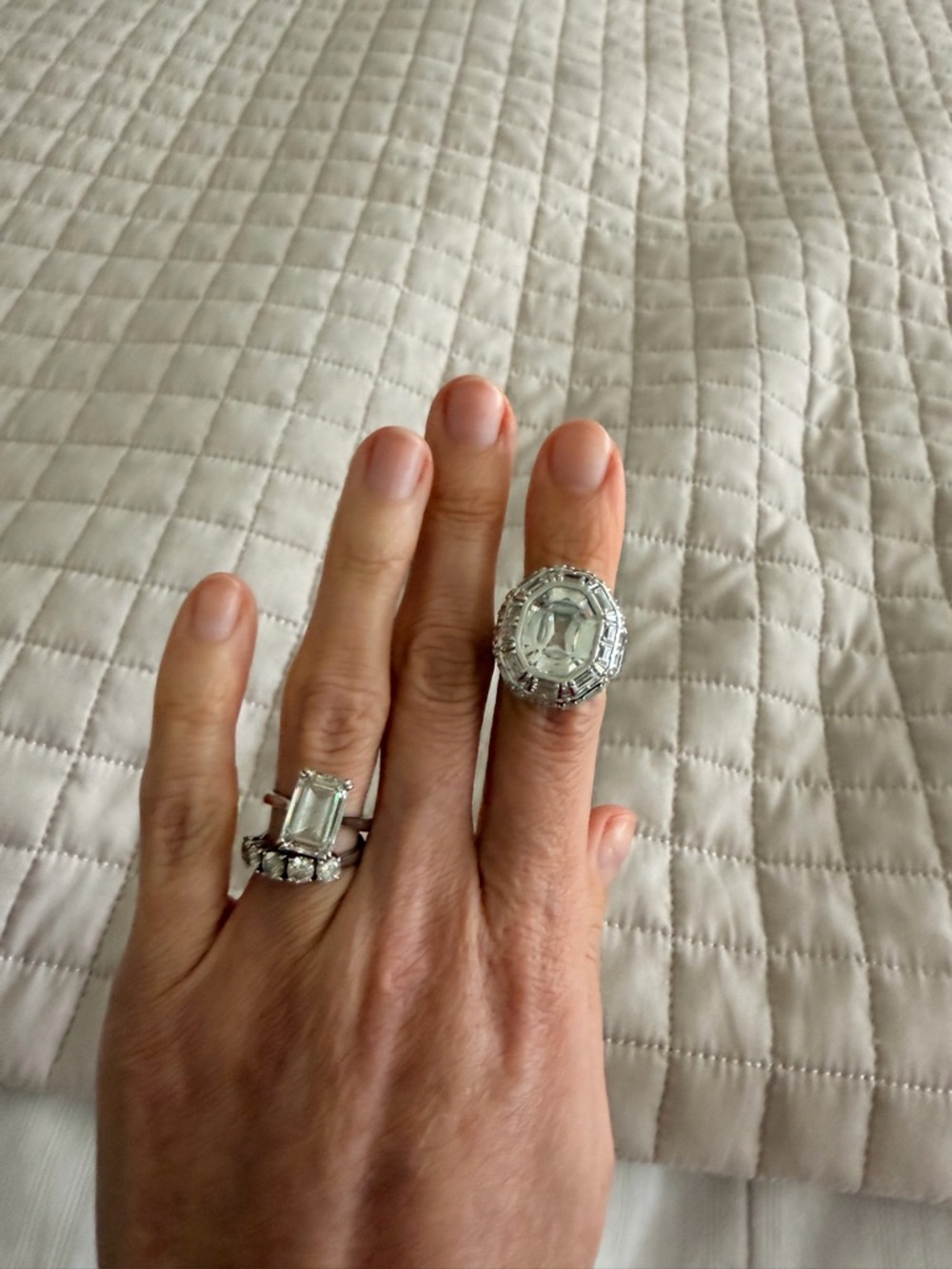 Elegant Silver-Tone White Crystal Cocktail Ring - Picture 3 of 5